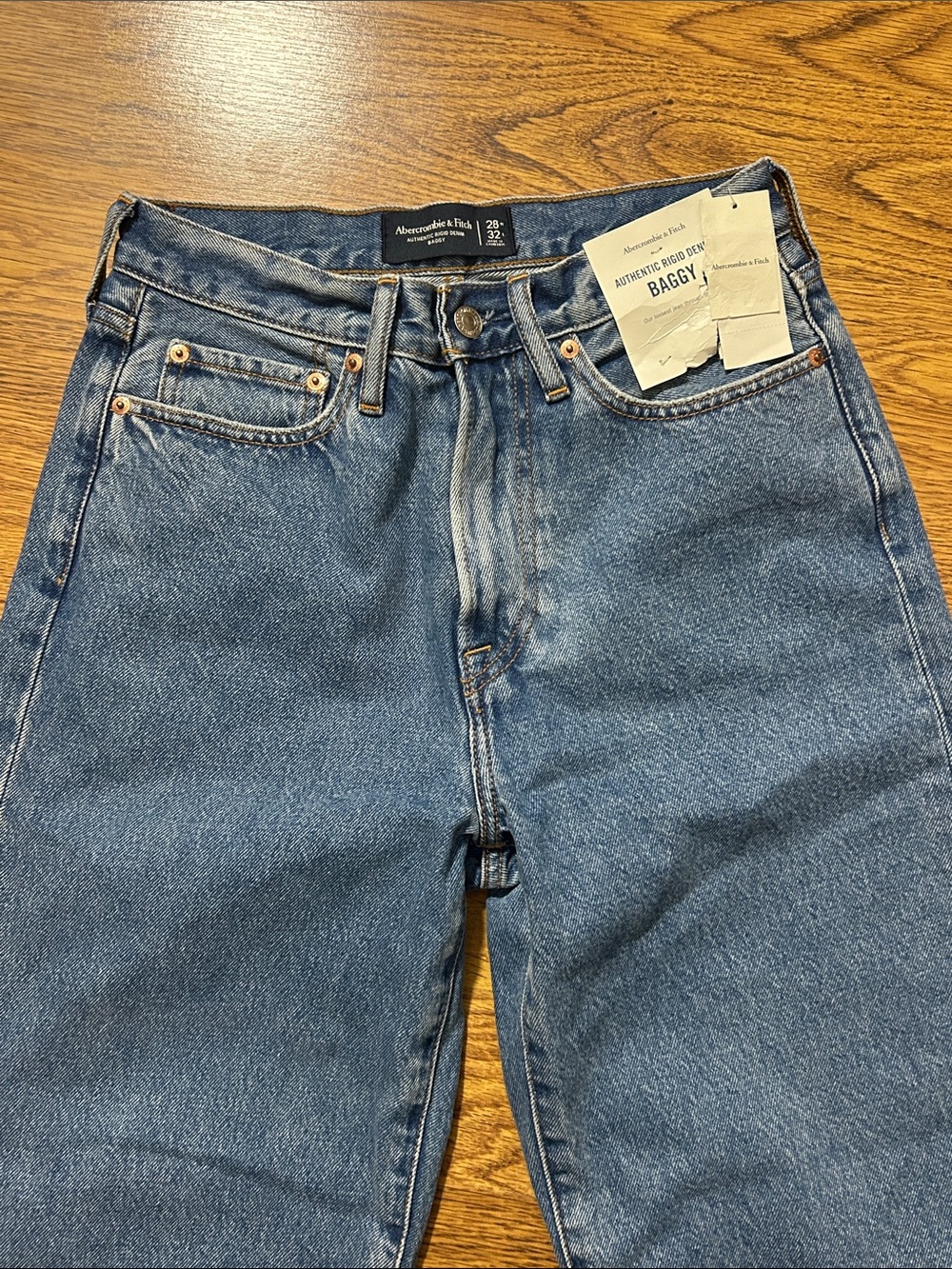 NWT Abercrombie & Fitch Baggy Jeans - Picture 4 of 11